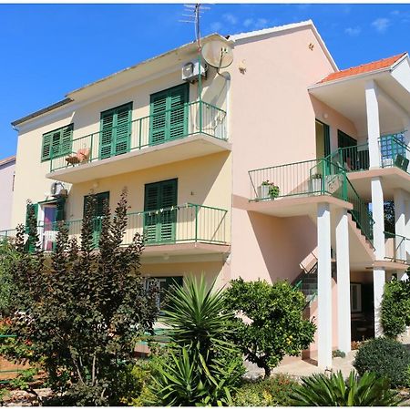 Apartments Lujo Primošten Екстериор снимка