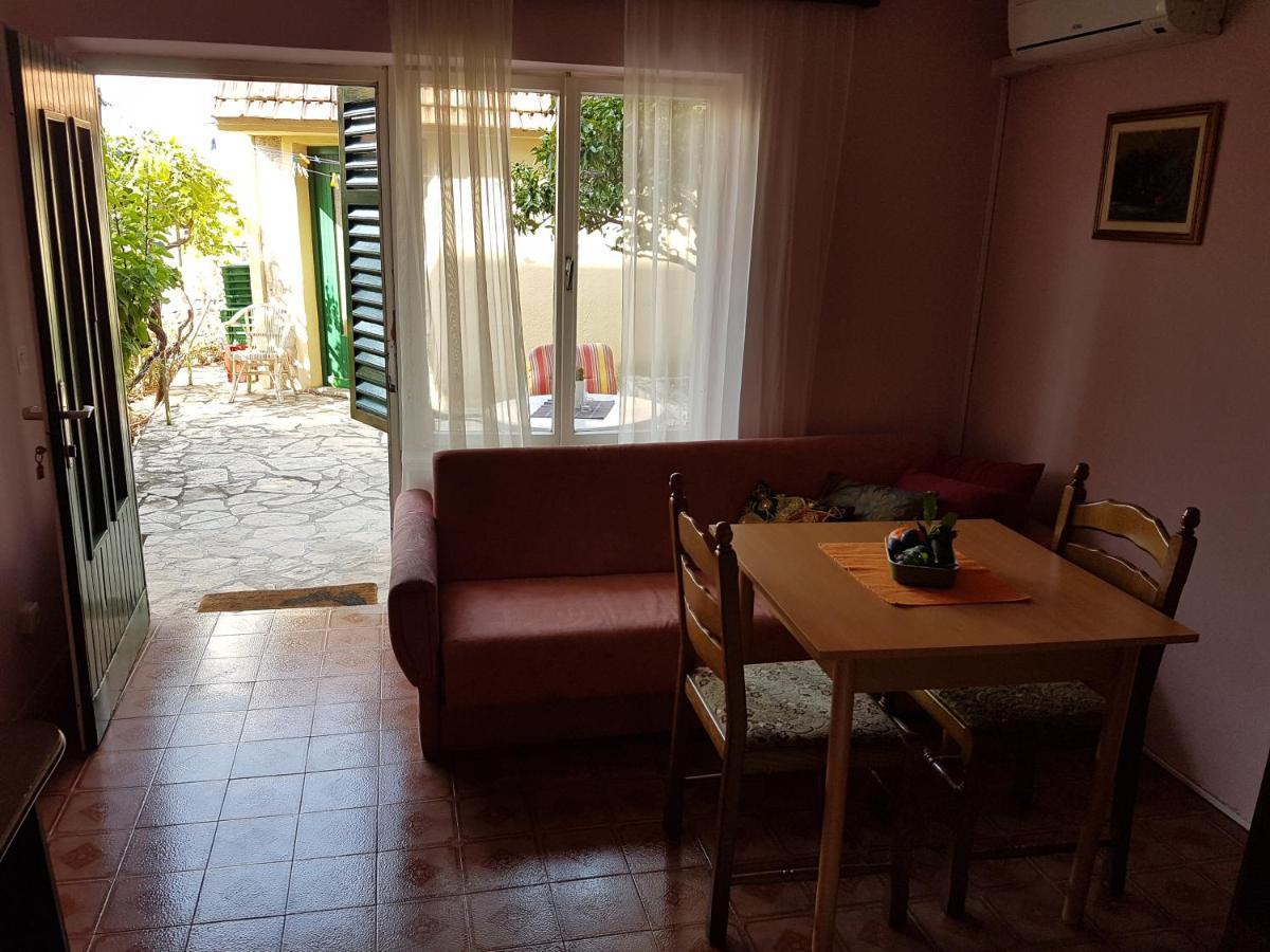 Apartments Lujo Primošten Екстериор снимка