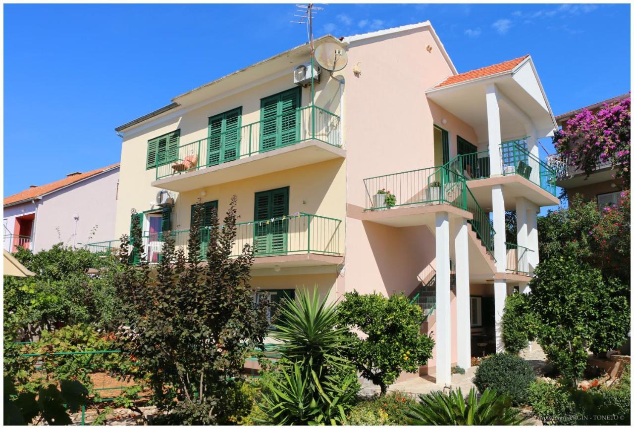 Apartments Lujo Primošten Екстериор снимка