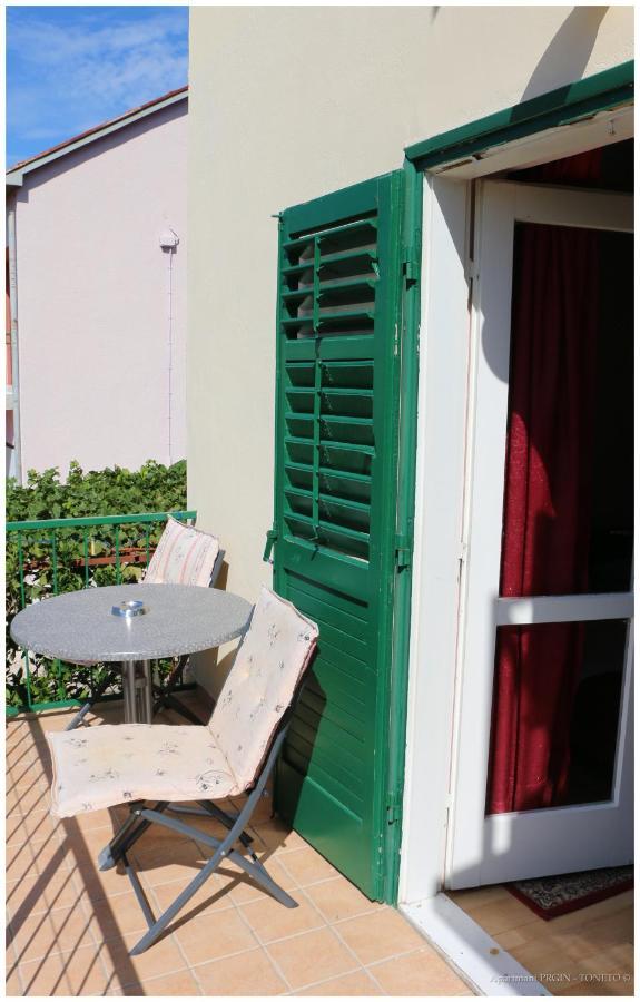Apartments Lujo Primošten Екстериор снимка
