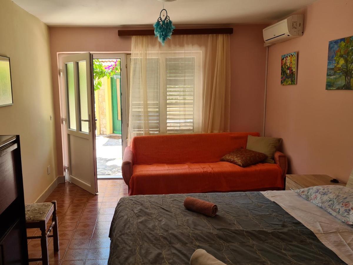 Apartments Lujo Primošten Екстериор снимка